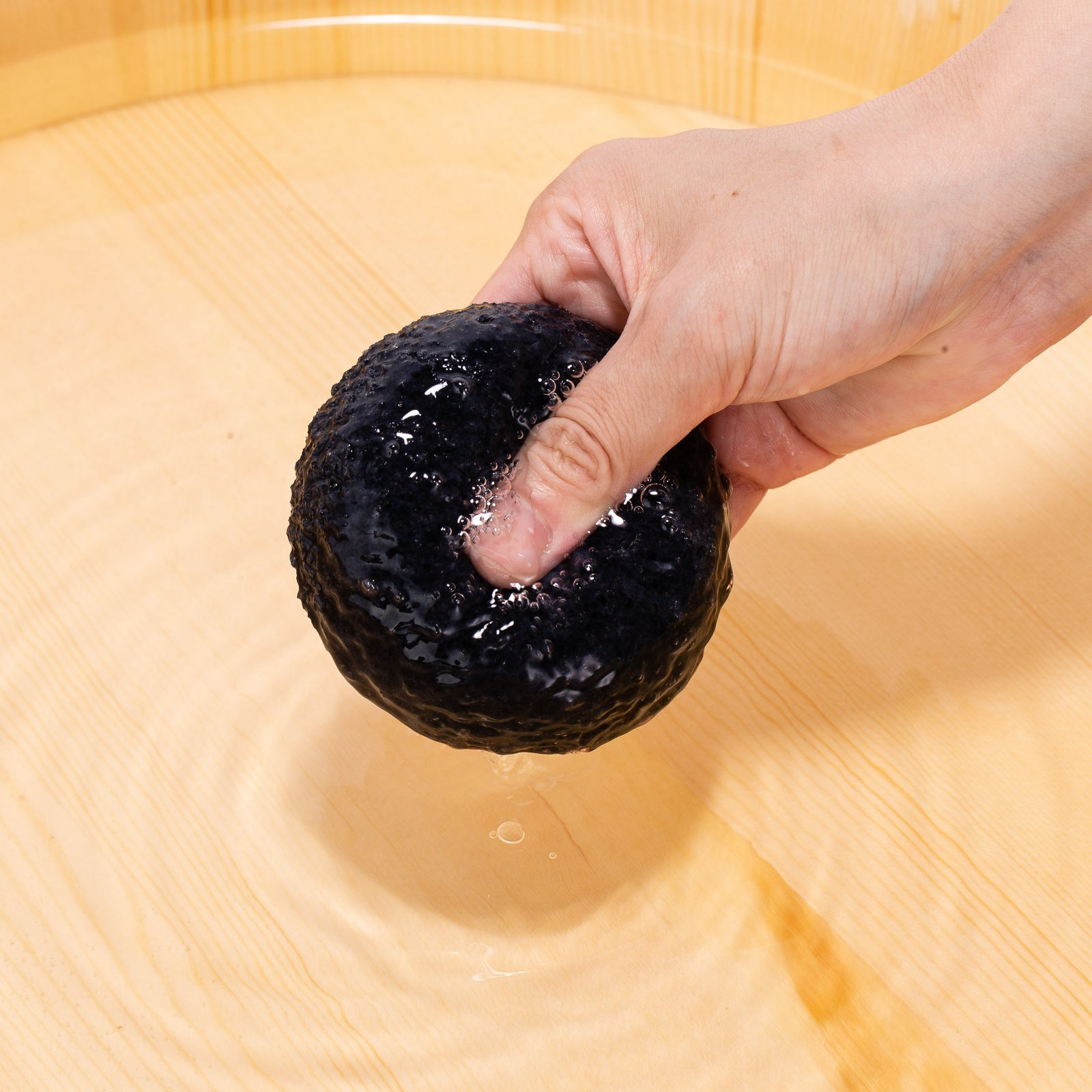 こんにゃくスポンジKOMACHI 炭|Konjac Sponge Japan Official Online Shop